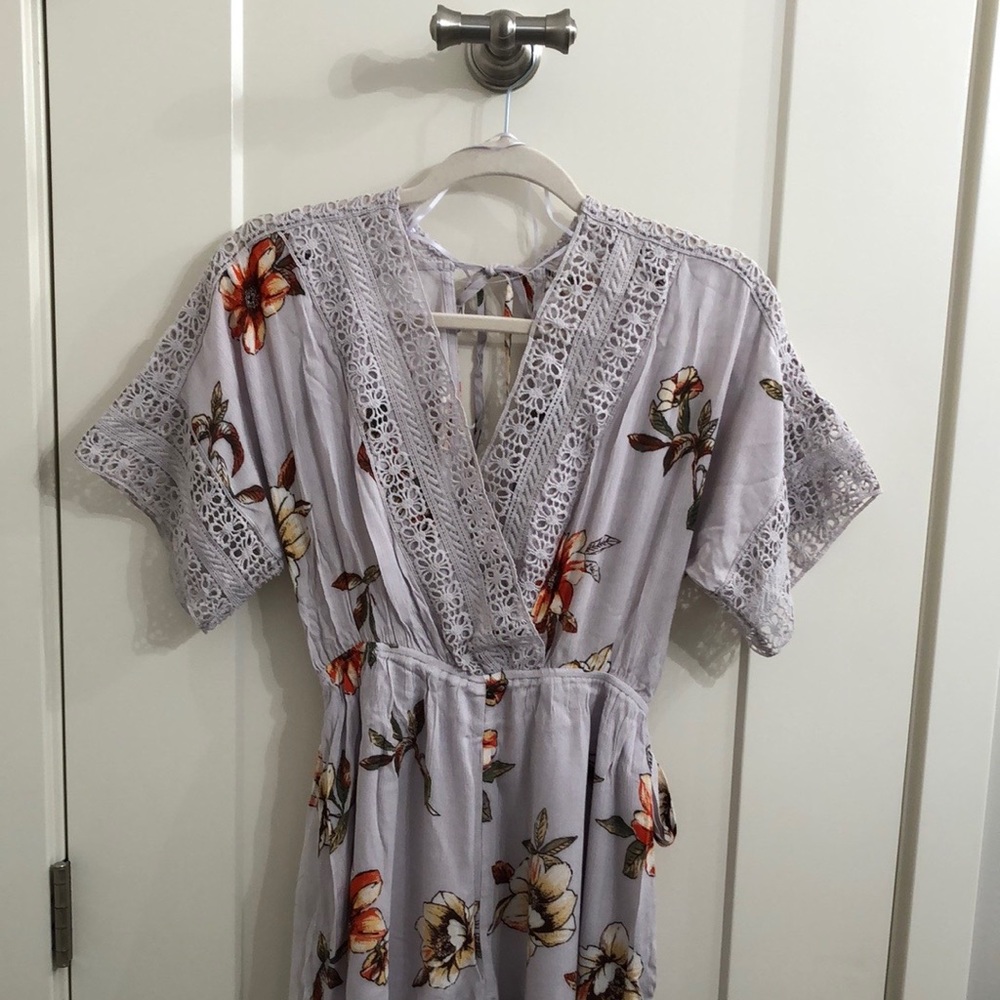 NWT Blue Blush SZ S Lilac Floral Romper! - Picture 11 of 14